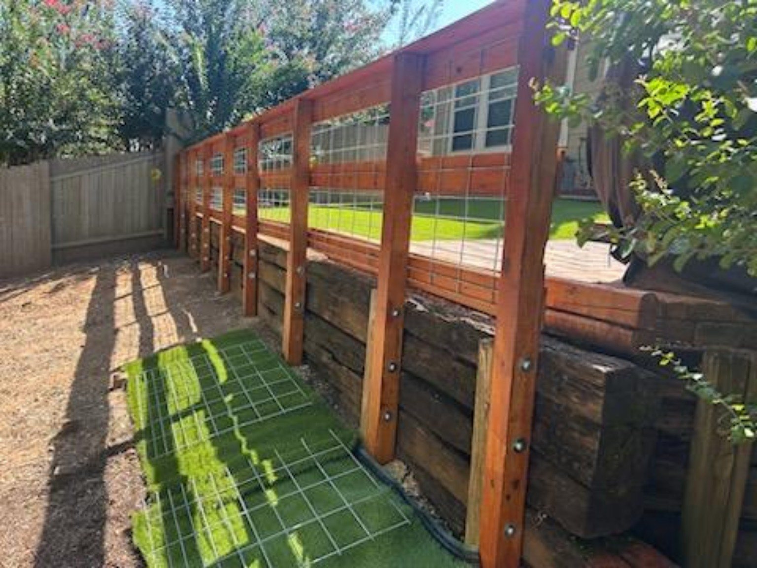 Custom Wood & Wire Fence