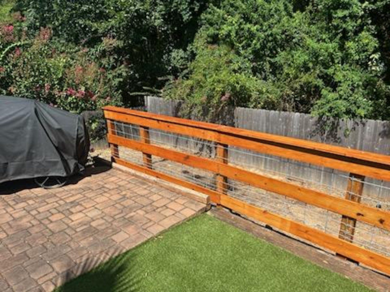 Custom Wood & Wire Fence
